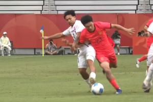 开场仅2分钟，泰国U23防线大将拽杨希染黄